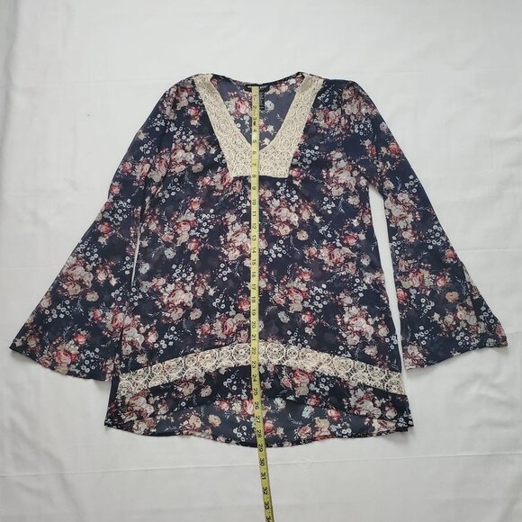 About A Girl Los Angeles Women's Sheer Floral Lace Trim Bohemian Blouse Medium - Picture 8 of 8